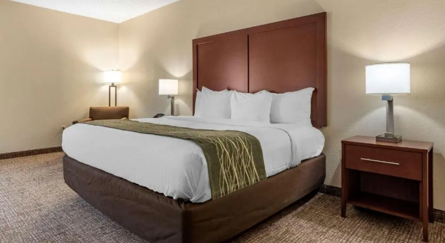 Номер Standard Comfort Inn Meridian - Bonita Lakes