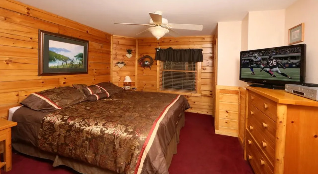 Hugs n Kisses 1 Br cabin by RedAwning, Забронировать Отель Отели Гатлинберг с бассейном, Бассейн
