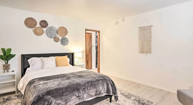Коттедж Boho-chic Home w/ Game Room Near Lake Gregory!