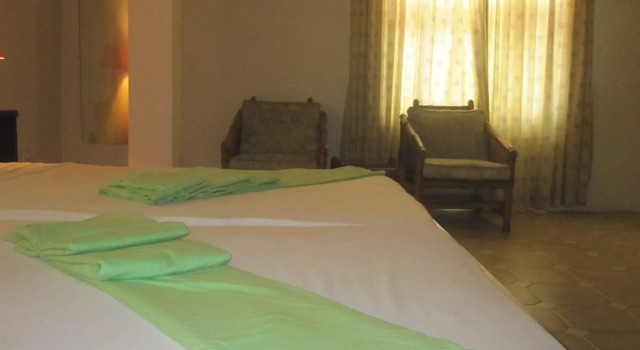 Coconut Grove Beach Resort, Забронировать Отель «постель и завтрак» Элмина Komenda-Edina-Eguafo-Abirem, рядом с Крепость Эльмина