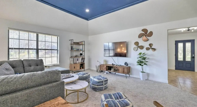3 Mi to Dtwn! Riverfront Seguin Home w/ Sunroom, 预订 酒店 塞金 Greater San Antonio