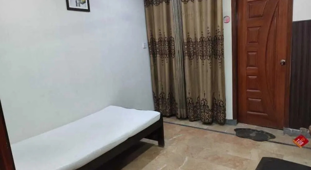 Standart oda Royal Residency Multan