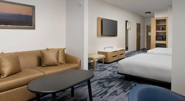 Четырёхместный люкс Fairfield Inn & Suites by Marriott Santa Rosa Rohnert Park