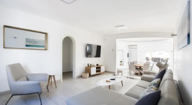 Villa Aphrodite and Villa Apollo 4 bedroom, Забронировать Вилла Коттеджи Пуэрто-дель-Кармен, рядом с Казино Gran Casino de Lanzarote, Коттедж