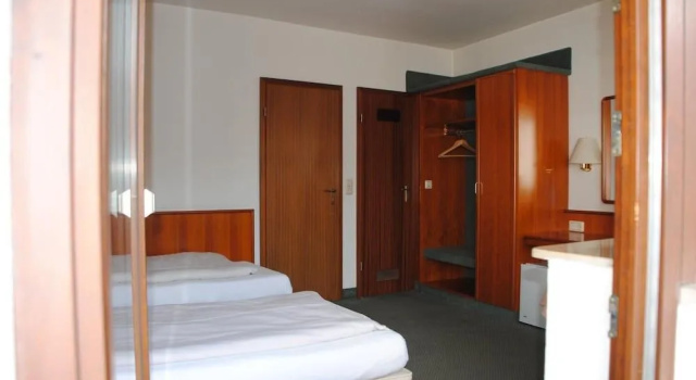Hotel Kurfürst Garni, Забронировать Отель Отели Pfalz с завтраком, Завтраки