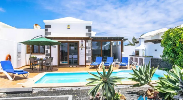 Вилла Villa Alegranza - LH190 By Villas Now Ltd