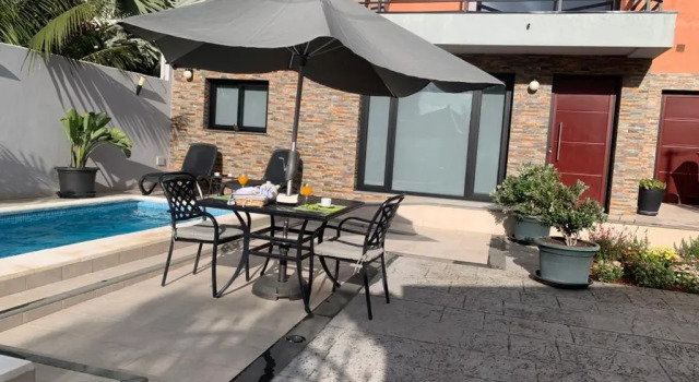 Luxury Apartment & Pool in Vistabella, Tenerife, Забронировать Апартаменты/квартира Апартаменты Санта-Крус-де-Тенерифе, рядом с Barranco de Badajoz, Апартаменты/квартира