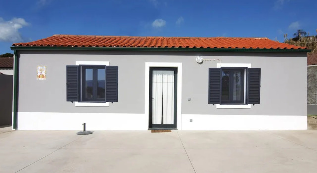 House With 2 Bedrooms in Praia do Almoxarife, With Wonderful sea View, Terrace and Wifi Near the Beach