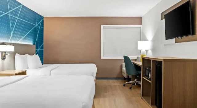 Четырёхместный номер Standard Comfort Inn & Suites