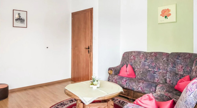 2 Bedroom Awesome Home In Burg-Reuland, Забронировать Отель Бург-Ройланд 