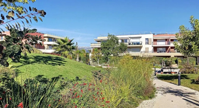 Апартаменты DOMAINE DES ROSES II AP4256 By Riviera Holiday Hom