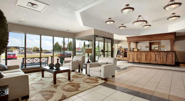 Travelodge by Wyndham Kingston LaSalle Hotel, Varaa Hotelli Kingston 