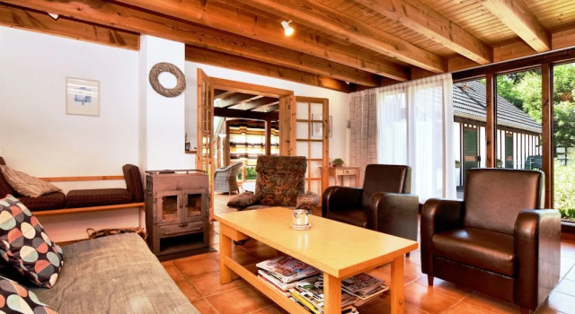 Peaceful Holiday Home in Bütgenbach With Garden, Rezervovat Hotel Buetgenbach 
