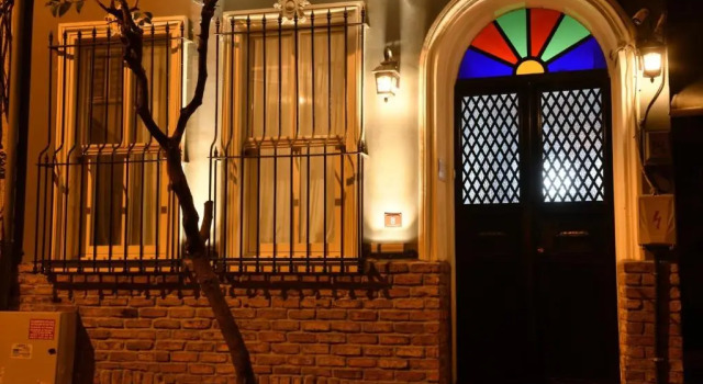Andi Hotel