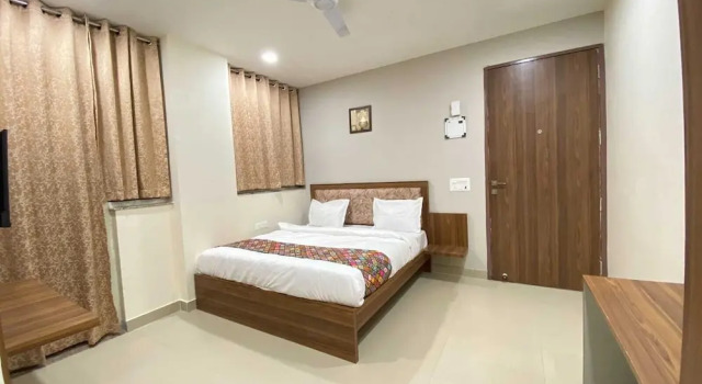 Hotel Vistacrest Noida Sector 35