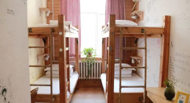 Кровать в общем номере (мужской номер) Harbin North International Youth Hostel
