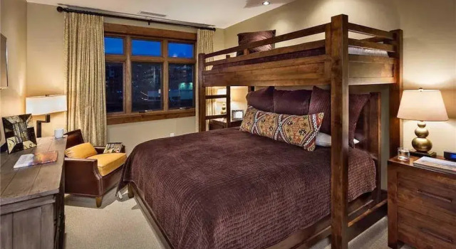 Farwell Mountain 607 4 BedroomCondo By Moving Mountains, Забронировать Апартаменты/квартира Стимбот-Спрингс Колорадо, рядом с Preview Ski Lift