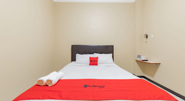 RedDoorz @ Pahlawan Street, Book Bed and Breakfast Samarinda 