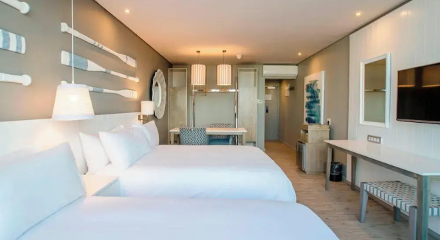 Четырёхместный номер с частичным видом на океан Protea Hotel by Marriott Durban Umhlanga