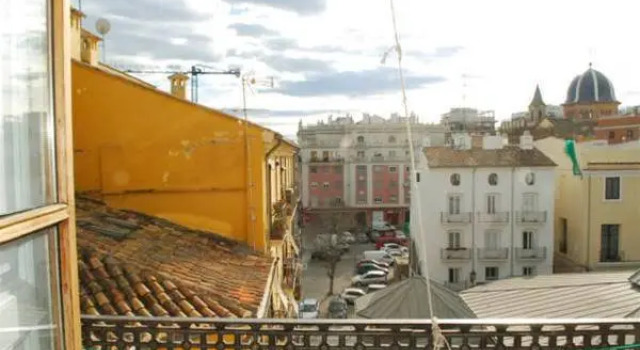 Vlc Apartaments, Забронировать Отель Сьютат Белла 
