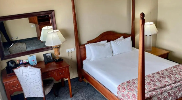 Люкс с видом на город The Royal Hotel by Coastlands Hotels & Resorts
