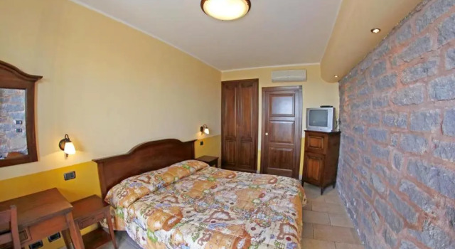 2 bedrooms house at Acireale 10 m away from the beach with sea view balcony and wifi, Book Vacation Home Hotels in Sicily with Parking, Parking