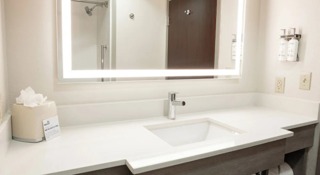 Четырёхместный номер Standard Holiday Inn Express & Suites El Paso West by IHG