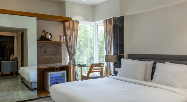 Полулюкс Hotel Nalanda