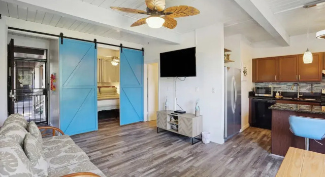 < 1 Mi to Beach + Town! Airy Kailua-kona Condo, Забронировать Апартаменты/квартира Отели Каилуа-Кона с парковкой, рядом с Дворец Хулихи, Парковка