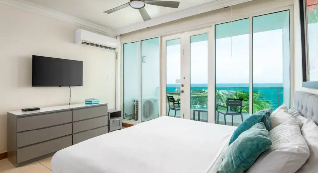 Bay View Iconic Old San Juan Private Balcony