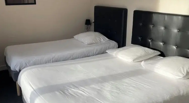 Трёхместный номер Comfort Hôtel La Redoute