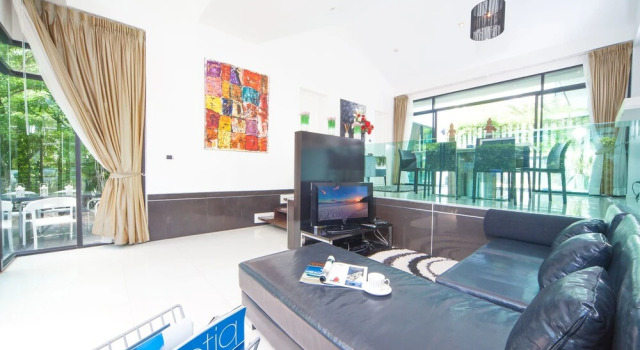 Villa Chabah 3 Bed Located in a Very Private Gated Community with Othe, Забронировать Вилла Отели Камалы с бассейном, рядом с Пляж Камала, Бассейн