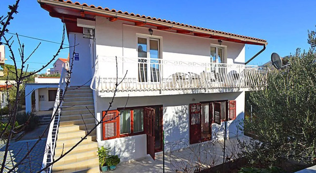 Apartment Ena