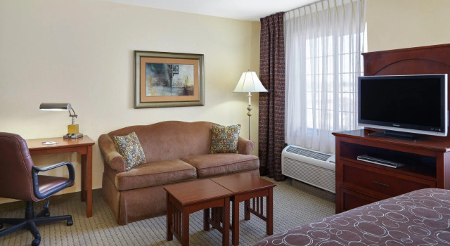 Двухместный люкс Staybridge Suites Milwaukee Airport South by IHG