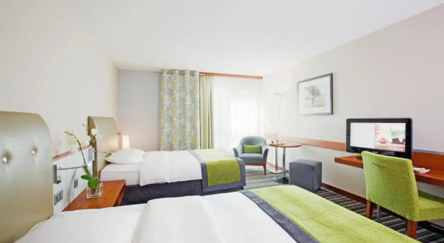 Четырёхместный номер Classic Mövenpick Hotel Zurich Airport