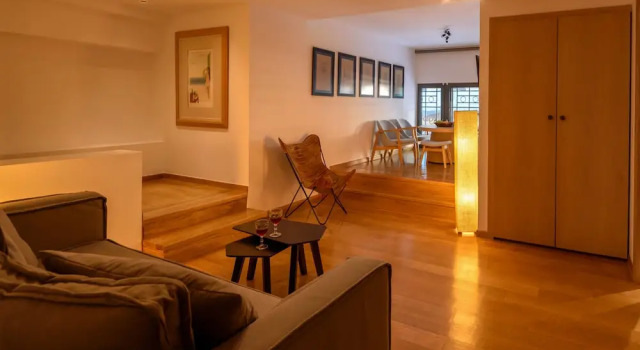 Номер Comfort Fos DownTown Suites