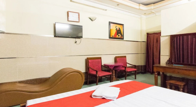 Spot On 679 Truc Dao Hotel, Забронировать Отель Район 11 Хошимин, рядом с Аквапарк «Дамсен»