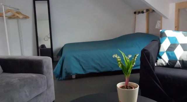 BEAU studio avec jardin proche gare /centre ville, Rezerwuj Hotel Vannes 