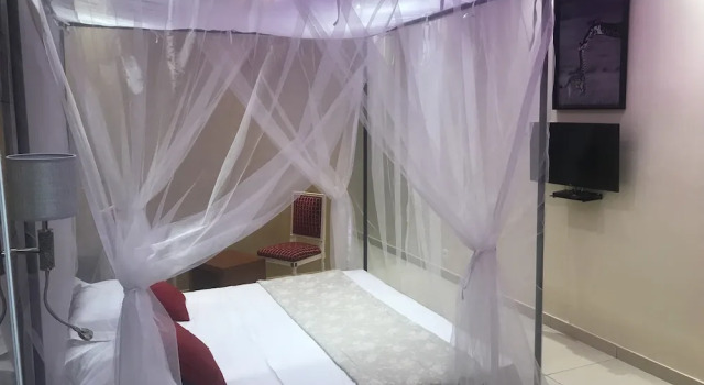 Chez Daniel mbene, Rezervovat Hotel Hotely v Thiès s parkováním, Parkování