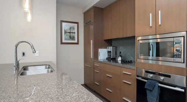 Люкс с 2 комнатами Sutton Place Hotel Revelstoke Mountain Resort