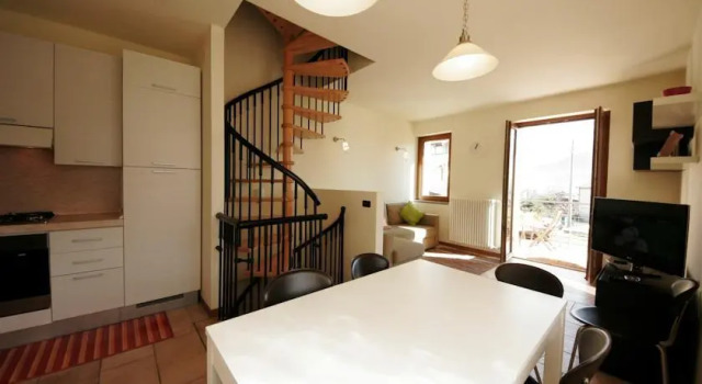 Casa Delta Dongo, Varaa Hotelli Dongo 