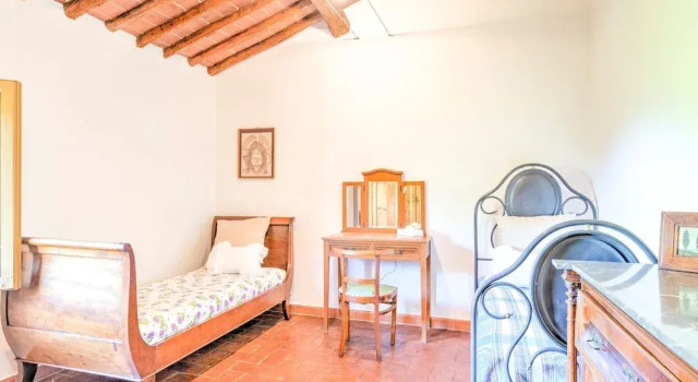 Hilltop Holiday Home in San Miniato with Hot Tub, Book Hotel San Miniato Toscana
