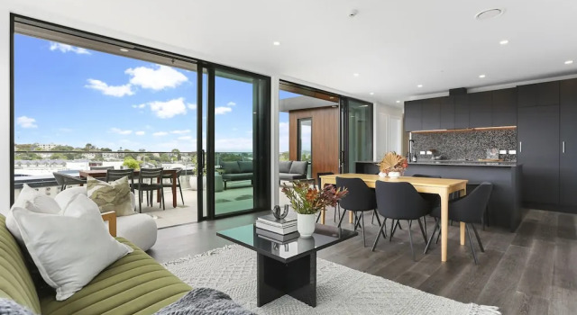 Номер Premium Enfield Sky- Brand New Penthouse