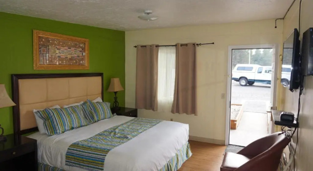Номер Deluxe Eagle Crater Lake Inn