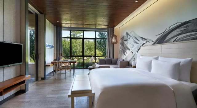 Номер Standard с балконом Yanqi Hotel, Managed by Kempinski