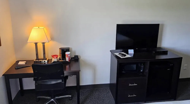Четырёхместный номер Standard Cobblestone Inn & Suites - Manchester