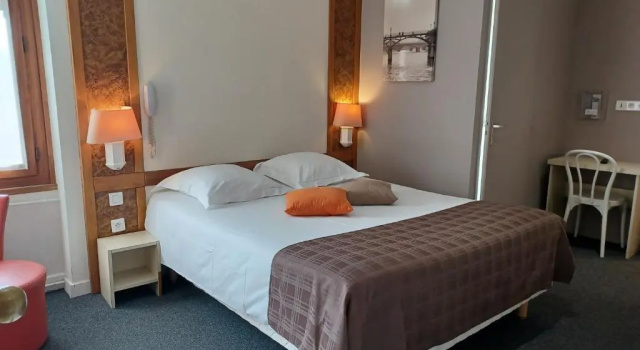 Двухместный номер Standard Logis Hôtel Restaurant Bellevue Annecy