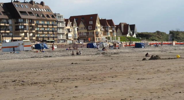 Апартаменты Appartement sur la digue - De Haan - Le Coq - Silver Beach