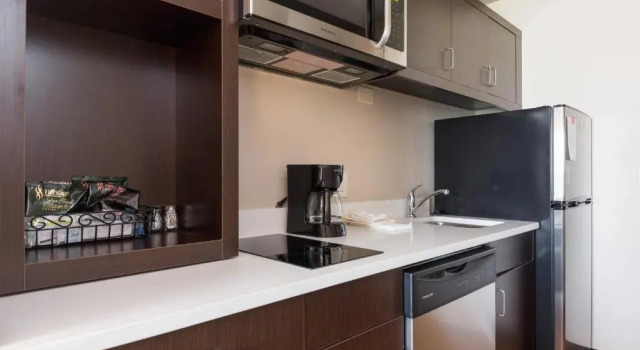 Студия TownePlace Suites by Marriott Edmonton South