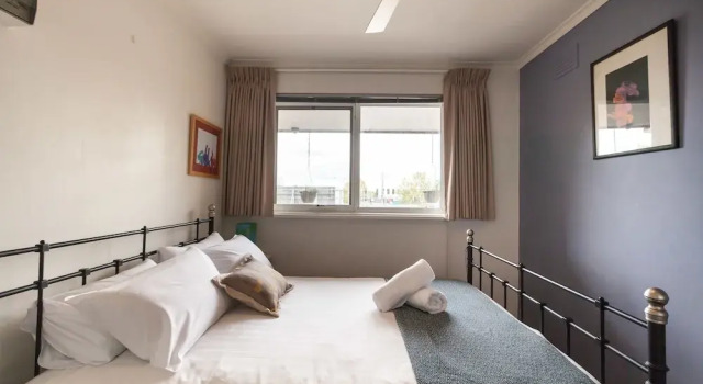 ELEANOR, 1BDR Fitzroy North Apartment, Book Apartment Hotels in Fitzroy with Parking, Parking